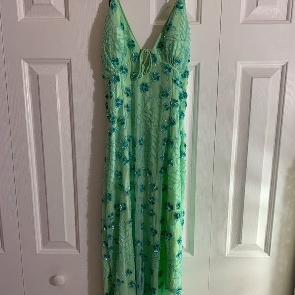 Sean Collection Dresses & Skirts - A beautiful green and blue dress